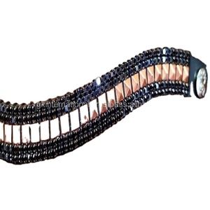 Correa de piel auténtica con forma de onda para cejas de caballo, diseñada con pirámide de oro rosa y cristales negros, mega brida ostentosa - Product Image 1