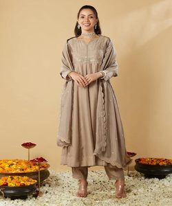 Robes d'été grande taille pour femmes, achat en gros en ligne, fournisseur de vêtements de mode décontractés, ensemble indien haut, bas et dupatta - Product Image 4