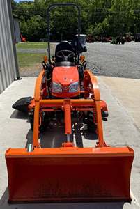 Mini Tractor Compacto Kubota BX2370 4x4 con Cargador Frontal y Plataforma de Corte, Tractor Utilitario Agrícola Diésel - Product Image 5