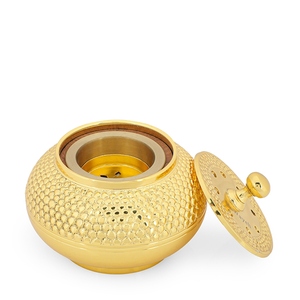 Brûleur d'encens arabe Bakhoor texturé doré de luxe avec couvercle orné en métal pour le Ramadan Majlis et l'usage domestique au Moyen-Orient - Product Image 3