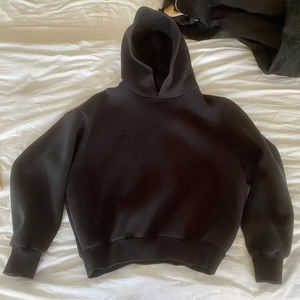 เสื้อฮู้ดสำหรับผู้ชายทรงโอเวอร์ไซส์610แกรมทรงครอปไซส์ออกแบบโลโก้ได้ตามต้องการ - Product Image 5