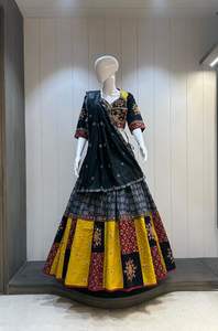 Vestido Casual Tradicional Colorido de Algodón Ikat Puro Hecho a Medida, Estilo Laxmi, con Seda Kora que Absorbe la Humedad - Product Image 4
