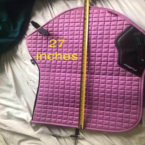 แผ่นรองอานม้าลายโลโก้แบบกำหนดเอง ลายกระโดดข้ามสิ่งกีดขวาง แผ่นรองอานม้าแบบอังกฤษ ผู้ผลิตขายส่ง คันปูร์ อินเดีย - Product Image 4