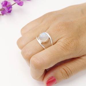 Sólido 925 plata esterlina plateado Natural Arco Iris piedra lunar banda bisel ajuste 7x9mm anillo hecho a mano joyería de moda para mujeres - Product Image 3
