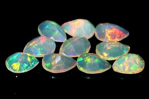 Ópalo Etíope Natural Grado AA, Corte Pera Facetado, Gema Suelta Blanca 4x6mm, 0.5-1.3 Quilates, Juego de Color/Fuego - Product Image 3