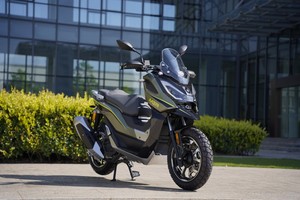 Modelo en Oferta, Nuevo M-G-B SS-T 125 Diseñado para la ciudad con un corazón para las pistas, con 2 años de garantía internacional - Product Image 3