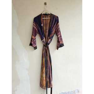 Robe kimono vintage en crêpe de soie tie-dye, style bohème, paréo de plage, peignoir - Product Image 3
