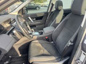 Land Rover Discovery Sport S d'occasion propre, année 2021 - Product Image 3