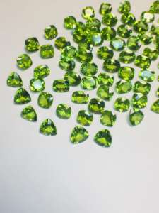 Peridot naturel Mix pierres précieuses coupées avec une superbe couleur et lustre et des pierres propres et avec une fabrication et un polissage parfaits à bas prix - Product Image 2
