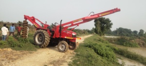 Vishwakarma Agro Hydraulique Poll Erection Machine avec Tracteur 50HP Puissance 1600kg Poids Poll Hole Digger - Product Image 3