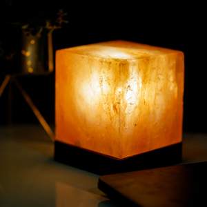 Lampes à sel gris en forme de cube dans des tailles personnalisées, Lampes à sel de l'Himalaya abordables, Lampes à sel de meilleure qualité - Product Image 6