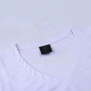 Vêtements de sports de plein air 2025 polyester matériel de haute qualité poids léger meilleure conception logo personnalisé uniforme de basket-ball - Product Image 3