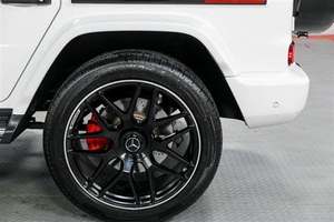 Mercedes-Benz G 63 AMG 2019 disponible para la venta con bajo kilometraje / Motor de gasolina / Vehículo usado en buen estado y sin accidentes 4x4 - Product Image 3