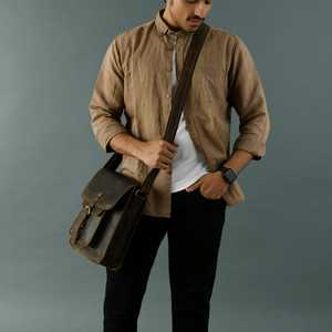 กระเป๋าเอกสารสไตล์วินเทจสีน้ำตาลเข้มพร้อมสายคล้องสลิงที่ถอดออกได้ช่องหลักและกระเป๋าภายนอก - Product Image 3