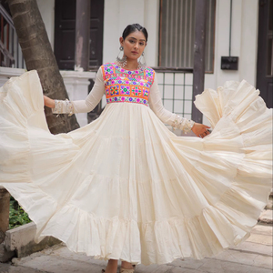 Mejor Venta de Indian Boutique Trend Setter último Navratri vestido especial exclusivo Showstopper hermosa fiesta boda desgaste mujeres - Product Image 1