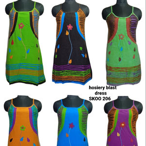 SK.NOOR et SONS présentent la robe bonneterie lavable écologique pour femmes dans un beau design disponible en multicolore - Product Image 3