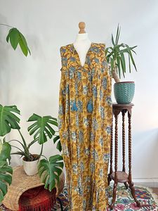 เดรสแม็กซี่ผ้าฝ้ายแท้ระบายอากาศได้ดีลายดอกไม้วินเทจสีทึบเปิดหลังโลโก้ฤดูร้อนซักได้ - Product Image 3