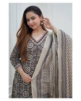 FABZONE NOUVEAU DESIGNER ENSEMBLE KURTI-SET EN SOIE GEORGETTE LOURDE AVEC DUPATTA ET DÉTAILS ARTISANAUX POUR UN USAGE QUOTIDIEN – VÊTEMENTS FÉMININS INDIENS/PAKISTANI ÉLÉGANTS