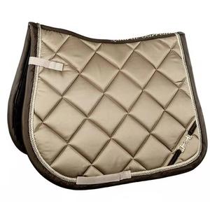 Vente en gros de tapis de selle d'équitation en satin de style anglais personnalisable, confortable, en mousse, respirant - Product Image 1