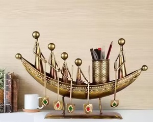 Support à crayons en fer forgé artisanal en forme de bateau, objet décoratif avec cadeaux Chakus, pour la maison, le bureau, la table - Product Image 1