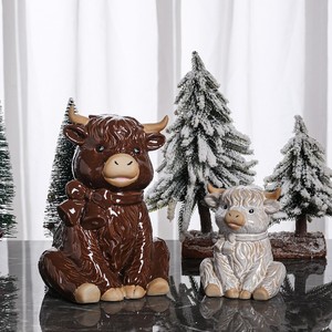 Figuras y Adornos Navideños <span class=keywords><strong>de</strong></span> Cerámica <span class=keywords><strong>de</strong></span> Vacas <span class=keywords><strong>de</strong></span> las Tierras Altas con Disfraz <span class=keywords><strong>de</strong></span> Papá Noel, Decoración Navideña y Regalo para el Hogar, Oficina y Mesa - Product Image 2