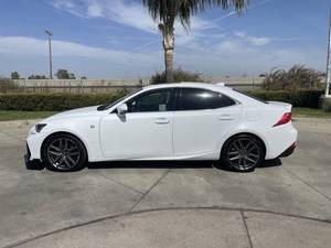 Lexus IS 200t 2017 usado en venta a bajo precio - Product Image 4