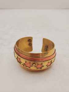 Brazalete ancho de diseñador floral de latón puro 100% hecho a mano, brazalete ajustable, Regalo para mamá - Product Image 5