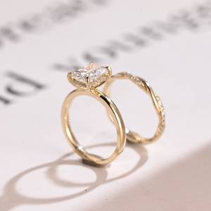 Bague de mariage en diamant ovale radieux de laboratoire classique unisexe en or 18 carats Moissanite Bague de fiançailles bande assortie Fine Jewelry - Product Image 4