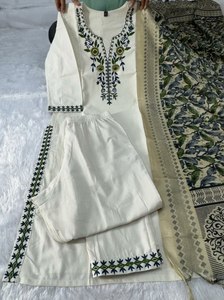 Conjunto de Kurti Tradicional de Algodón Khadi de Primera Calidad, Listo para Usar, con Hermosos Bordados, Disponible en Tallas Grandes y en Varios Colores - Product Image 6