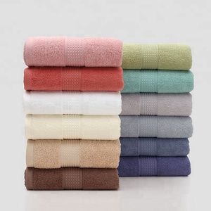 Serviette de bain et de visage jetable de luxe en coton biologique 100% de qualité supérieure, design multicolore dobby, douce, sans peluches, non tissée de luxe - Product Image 3