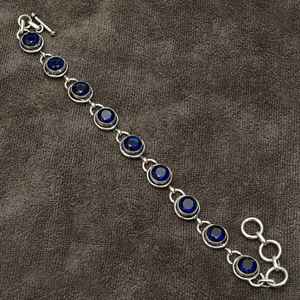 Bracelet en argent sterling 925 avec pierres précieuses saphir bleu fait à la main bijoux de tous les jours pour sa maman pour les fêtes thème chrétien - Product Image 1