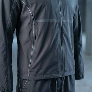 Ensemble de survêtement streetwear premium à capuche pour homme, gris anthracite, 100 % coton, coupe-vent, veste et pantalon, imperméable avec coutures thermosoudées - Product Image 5