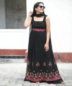 <b>Complete</b> Fashion: Pakistani 3 Piece Salwar Kameez - Fashionable <b>Sets</b> Offering <b>Complete</b> Ensembles for a Coordinated and Stylish - Product Image 1