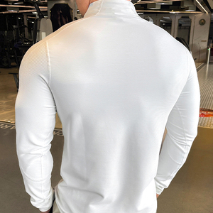 Pull léger en satin à fermeture éclair quart pour le golf pour les rondes par temps chaud et les séances d'entraînement Tissu à séchage rapide et extensible - Product Image 2