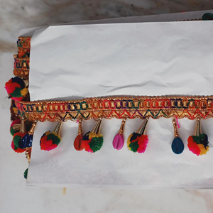 Elegantes adornos de encaje de tela de red con trabajo floral para saris y vestidos de boda colores personalizados ofrecidos a granel - Product Image 3