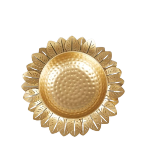 Urli โลหะรูปดอกไม้พร้อมกลีบสีเขียวสำหรับตกแต่งเทศกาลดิวาลี - Product Image 5