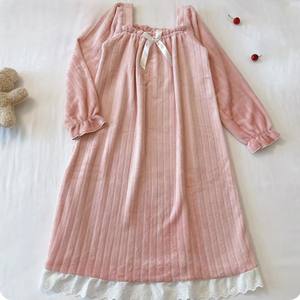 Transpirable Venta al por mayor Gran oferta Sexy Ropa de dormir para mujer Cálida Ropa de dormir de talla grande Estilo de corte Pijamas de mujer - Product Image 4