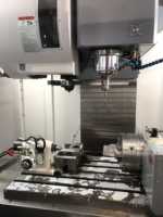 Centre d'usinage CNC multifonctionnel de pointe pour la fabrication, tour et fraiseuse verticale, broche BT40, engrenage VMC855