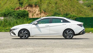 Offre de qualité : Hyundai Elantra 1.5L CVT essence d'occasion 2025 - Product Image 5