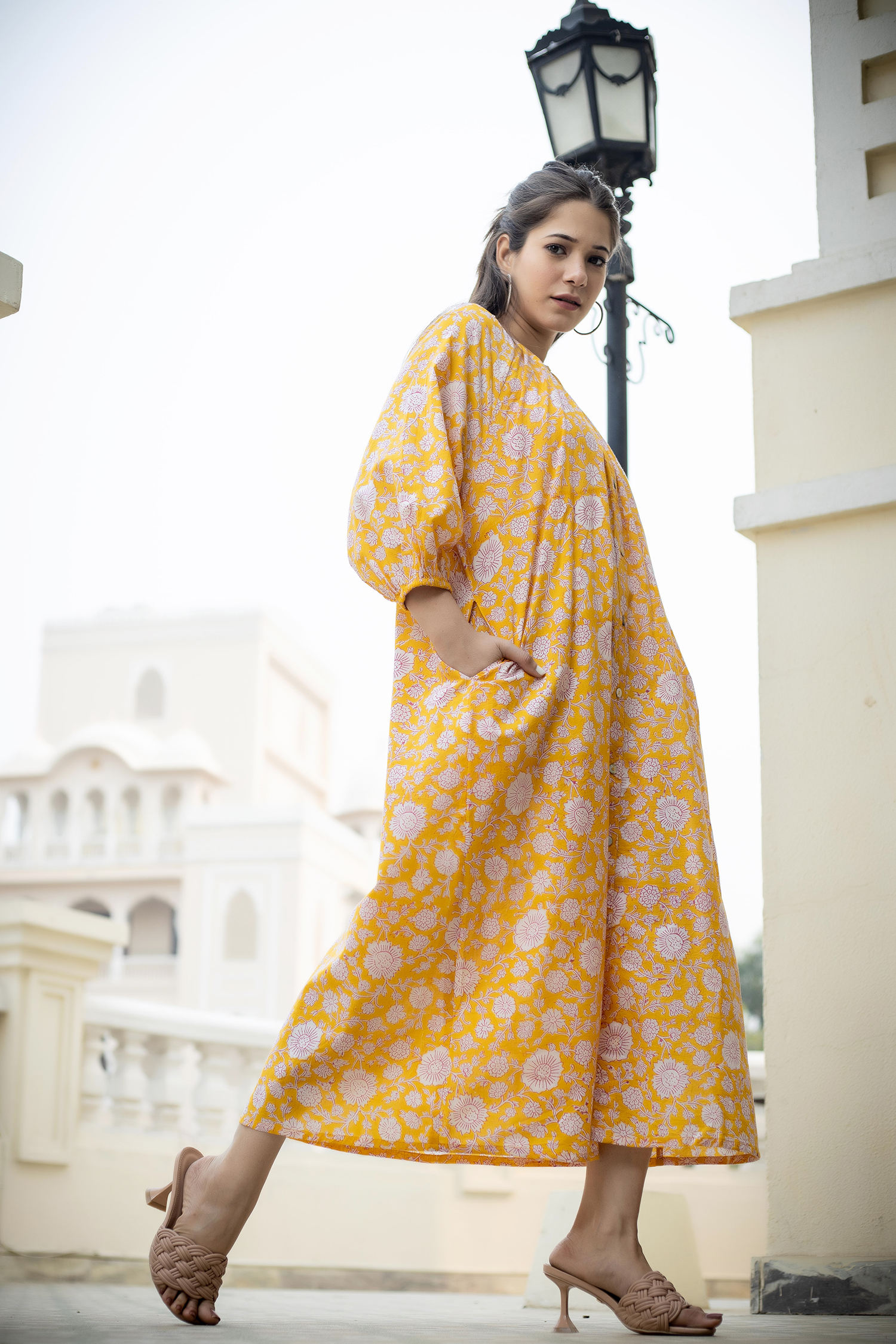 สีเหลือง