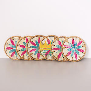 Dessous de verre ronds en rotin fabriqués à la main avec carreaux incrustés colorés Tapis de boisson écologiques vietnamiens pour la cuisine et le restaurant - Product Image 4