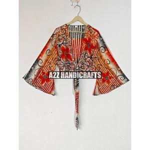 La mayoría de las tendencias Top corto de verano para mujer Manga acampanada Seda Wrap Tie Blusa Estampado floral Patrón de puntos Deep V Eco-Friendly Party Wear - Product Image 2