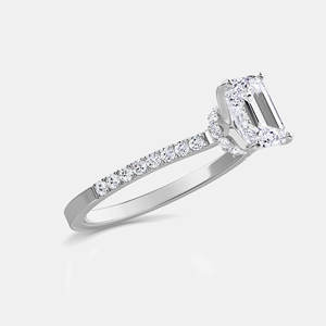 แหวนเพชรที่ปลูกในห้องปฏิบัติการ1กะรัตมรกตซ่อนอยู่สำหรับงานหมั้นงานแต่งงานหรืองานเลี้ยง - Product Image 6