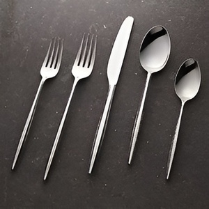 Juego de Cubiertos de acero inoxidable para decoración del hogar con aspecto de pulido brillante en la mesa con mango martillado colorido a precios bajos 2024 - Product Image 6