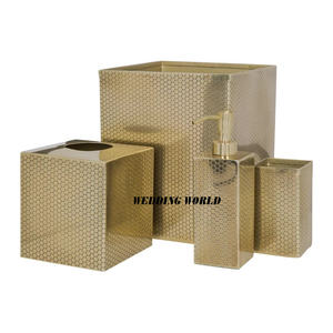 Juego de baño de metal de lujo Acabado en oro Accesorios de diseñador hechos a mano Tamaño personalizado Diseñador Nuevo juego de baño - Product Image 1