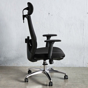 Chaise ergonomique pivotante Herc21, design minimaliste, appuie-tête réglable, dossier en maille, base en aluminium, mousse/tissu pour la maison et le bureau - Product Image 3