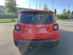 Voitures d'occasion - Renegades Sport 4WD Premium 2022 - Occasion - Pas d'accident - En bon état - Prêt à être expédié - Product Image 5