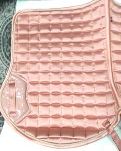 RUB INTERNATIONAL Modelo 5514 Estilo de Doma Antideslizante Almohadilla de Silicona Transpirable Forro de Tela Sillín de Equitación Absorción de Impacto - Product Image 1