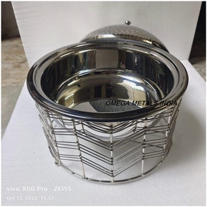 Cacerola pulida de acero inoxidable hecha a mano con tapa de diseño Calentador de alimentos de alta calidad, plato para servir y cazuela - Product Image 4