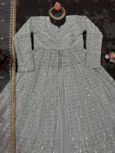 Curated Collection Faux Georgette Top Lehenga avec déclaration artistique Dupatta pour les détaillants haut de gamme en gros et pas cher - Product Image 6